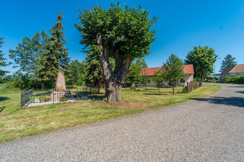 Silnice k domu - Prodej domu 96 m², Svatý Mikuláš