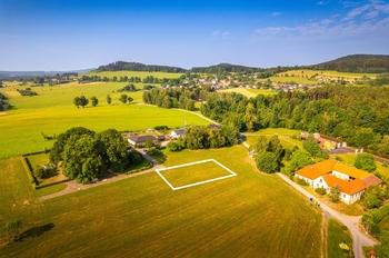 Prodej pozemku 900 m², Omlenice