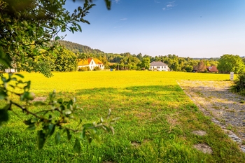 Prodej pozemku 900 m², Omlenice