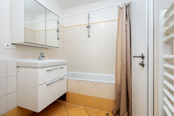 koupelna - Pronájem bytu 3+kk v osobním vlastnictví 72 m², Zbuzany