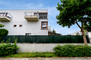 dům - Pronájem bytu 3+kk v osobním vlastnictví 72 m², Zbuzany