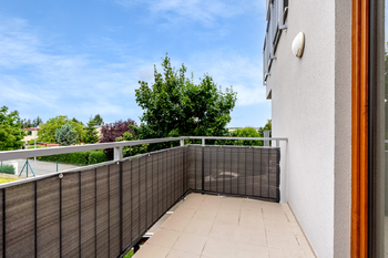 balkon 5,5 m2 - Pronájem bytu 3+kk v osobním vlastnictví 72 m², Zbuzany