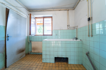 Prádelna v přízemí domu - Prodej domu 234 m², Týnec nad Labem