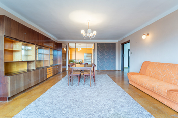 Obývací pokoj v patře - Prodej domu 234 m², Týnec nad Labem
