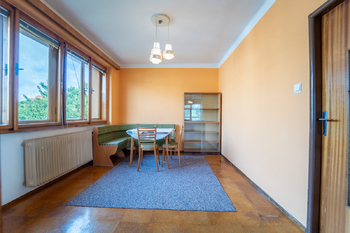 Jídelní kout v patře - Prodej domu 234 m², Týnec nad Labem