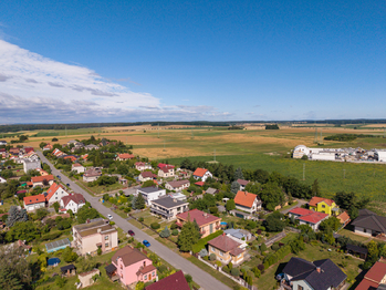 Nemovitost a okolí - Prodej domu 234 m², Týnec nad Labem