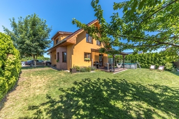 Prodej domu 174 m², Hovorčovice