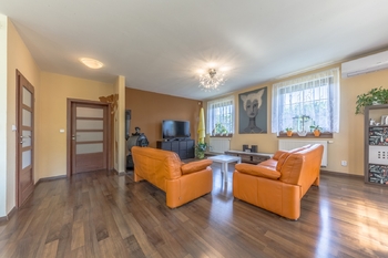 Prodej domu 174 m², Hovorčovice