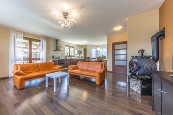 Prodej domu 174 m², Hovorčovice