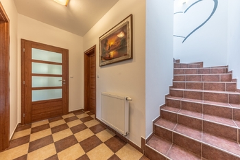 Prodej domu 174 m², Hovorčovice