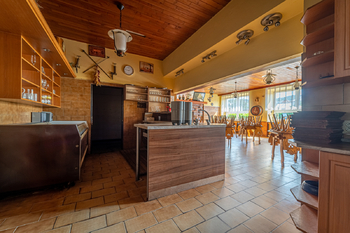 bar v restauraci - Prodej jiných prostor, Lipůvka