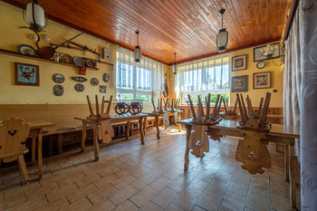 malý salonek v restauraci - Prodej jiných prostor, Lipůvka