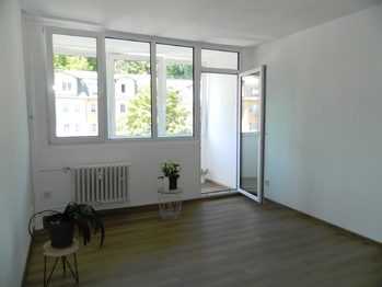 Pokoj s lodžií. - Prodej bytu 2+1 v osobním vlastnictví 61 m², Aš