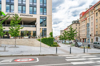 Pronájem vybaveného bytu 1+kk, Veletržní 405/31, Praha 7 – Holešovice  Nabízíme k pronájmu světlý a plně vybavený byt o dispozici 1+kk na prestižní adrese Veletržní 405/31 v oblíbené lokalitě Praha 7  - Pronájem bytu 1+kk v osobním vlastnictví 40 m², Praha 7 - Holešovice
