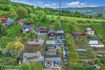 Prodej pozemku 351 m², Děčín