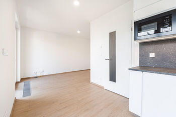 Pronájem bytu 1+kk v osobním vlastnictví 31 m², Praha 5 - Řeporyje