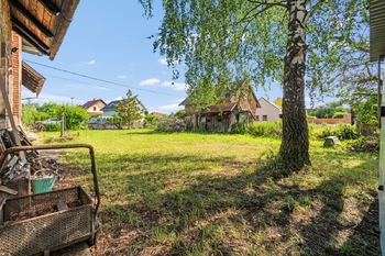 Prodej pozemku 2712 m², Butoves