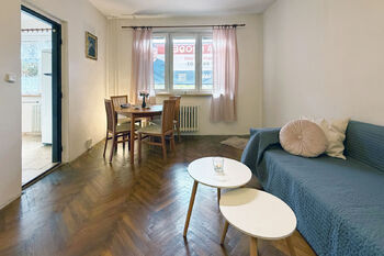 Obývací pokoj - Prodej bytu 2+1 v osobním vlastnictví 55 m², Chodov