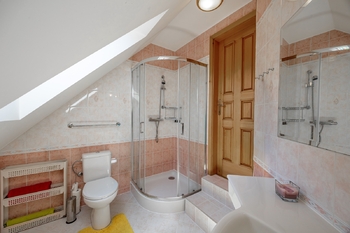 +420 739 604 767 I vaclav.adamcik@re-max.cz I Václav Adamčík REMAX Centrum I prodej bytu Frýdek Místek - Prodej bytu atypický v osobním vlastnictví 152 m², Frýdek-Místek