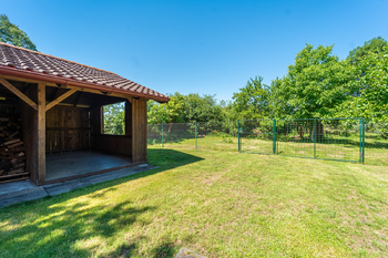 Venkovní kryté posezení - Prodej chaty / chalupy 96 m², Svatý Mikuláš