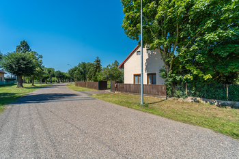 Příjezdová cesta k chalupě - Prodej chaty / chalupy 96 m², Svatý Mikuláš