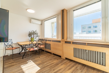 Prodej bytu 3+1 v osobním vlastnictví 70 m², Praha 4 - Komořany