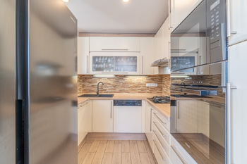 Prodej bytu 3+1 v osobním vlastnictví 70 m², Praha 4 - Komořany