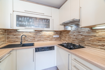 Prodej bytu 3+1 v osobním vlastnictví 70 m², Praha 4 - Komořany
