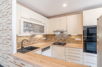 Prodej bytu 3+1 v osobním vlastnictví 70 m², Praha 4 - Komořany