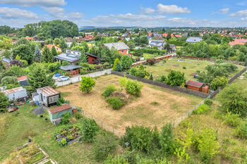 Prodej pozemku 970 m², Zdiby