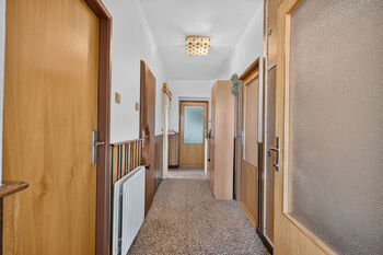 Chodba 2P - Prodej domu 270 m², Kolín