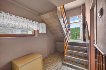 Schodiště Suteren - Prodej domu 270 m², Kolín