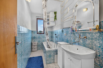 Koupelna 1P - Prodej domu 270 m², Kolín