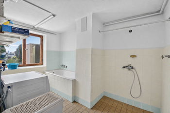 Koupelna Suterén - Prodej domu 270 m², Kolín