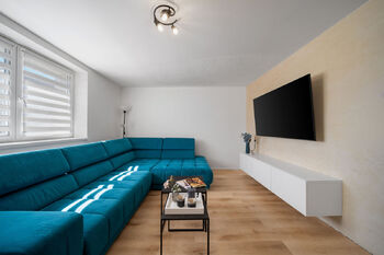 Obývací pokoj - Prodej domu 153 m², Zdounky
