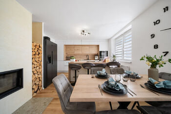 Kuchyně s jídelnou - Prodej domu 153 m², Zdounky