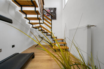 Schodiště - Prodej domu 153 m², Zdounky