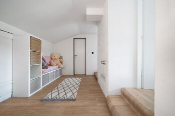 Chodba 2.NP - Prodej domu 153 m², Zdounky