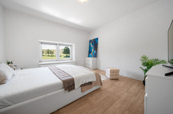 Pokoj 2.NP - Prodej domu 153 m², Zdounky