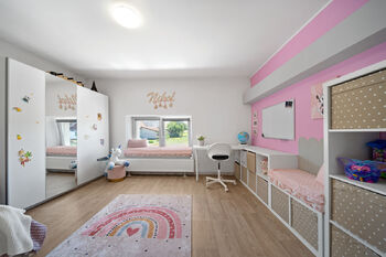 Dětský pokoj 2.NP - Prodej domu 153 m², Zdounky