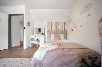 Dětský pokoj 2.NP - Prodej domu 153 m², Zdounky