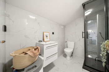 Koupelna 2.NP - Prodej domu 153 m², Zdounky