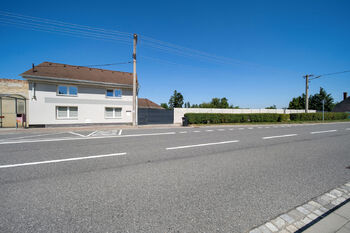 Dům - pohled z ulice - Prodej domu 153 m², Zdounky