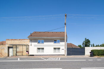 Dům - pohled z ulice - Prodej domu 153 m², Zdounky
