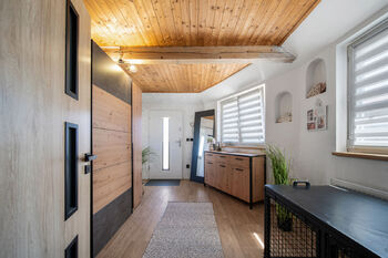 Vstupní hala - Prodej domu 153 m², Zdounky