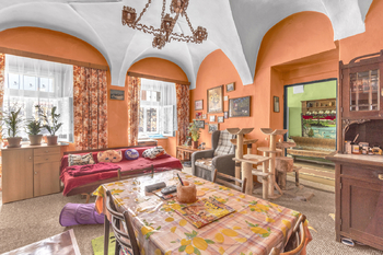 Prodej nájemního (činžovního) domu 420 m², Hostinné