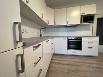 Pronájem bytu 1+1 v družstevním vlastnictví 40 m², Odolena Voda