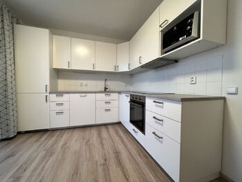 Pronájem bytu 1+1 v družstevním vlastnictví 40 m², Odolena Voda