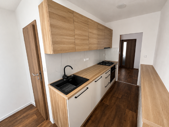Prodej bytu 3+1 v osobním vlastnictví 75 m², Kostelec