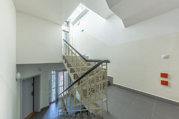 Společné prostory  - Prodej bytu 2+kk v osobním vlastnictví 80 m², Praha 3 - Žižkov